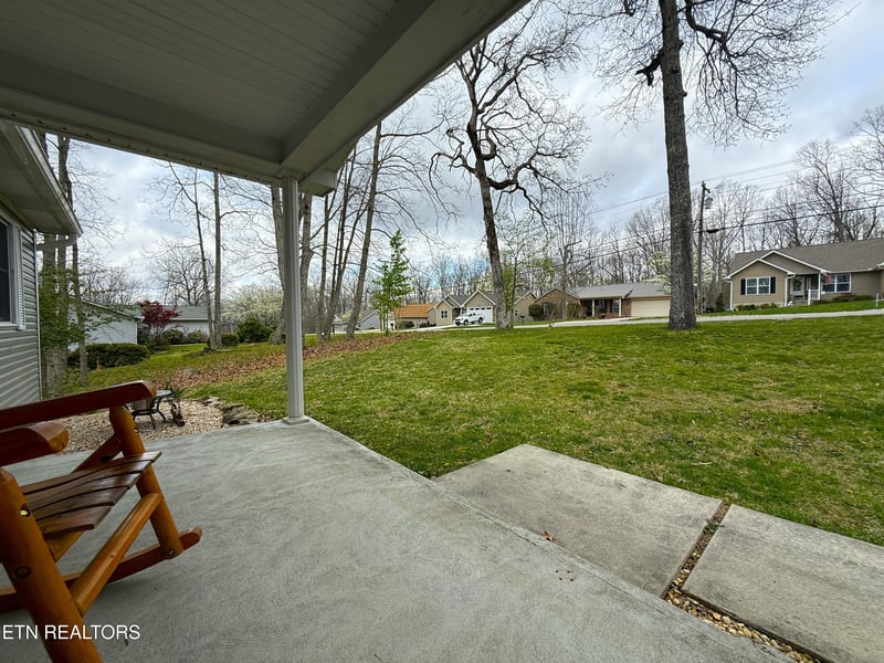 312 Lakeview Dr, Crossville, TN 38558