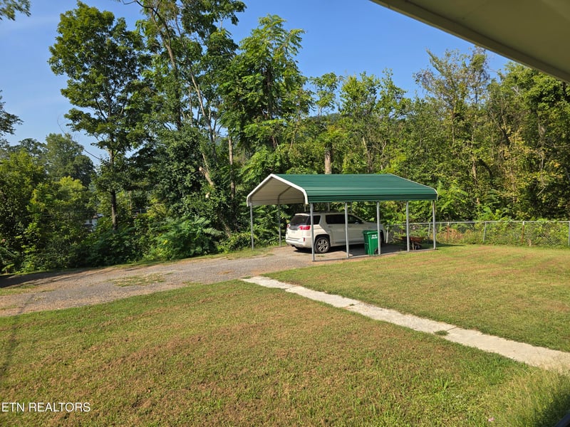 312 N Eighth St, Lafollette, TN 37766
