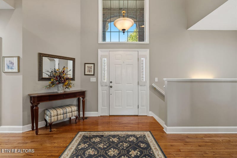 312 Saligugi Ln, Loudon, TN 37774