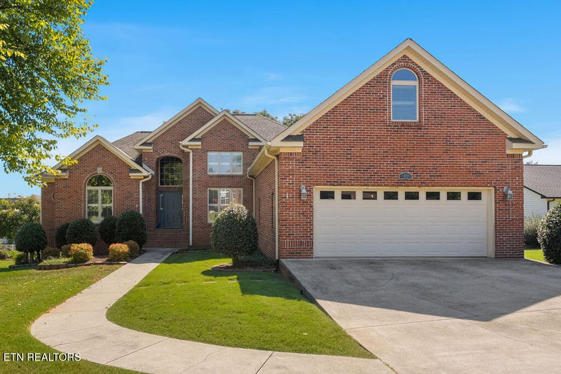 312 Saligugi Ln, Loudon, TN 37774