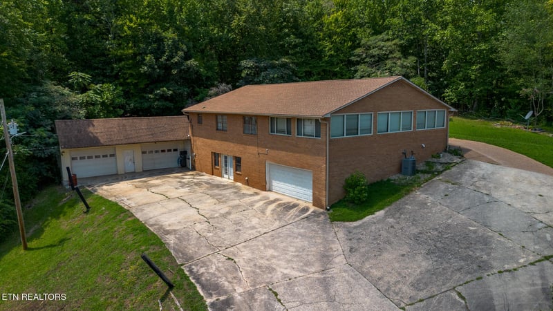 312 Woolsey Rd, Harriman, TN 37748