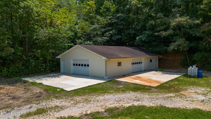 312 Woolsey Rd, Harriman, TN 37748