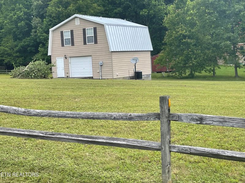 3120 Laurelwood Ln, Sevierville, TN 37862
