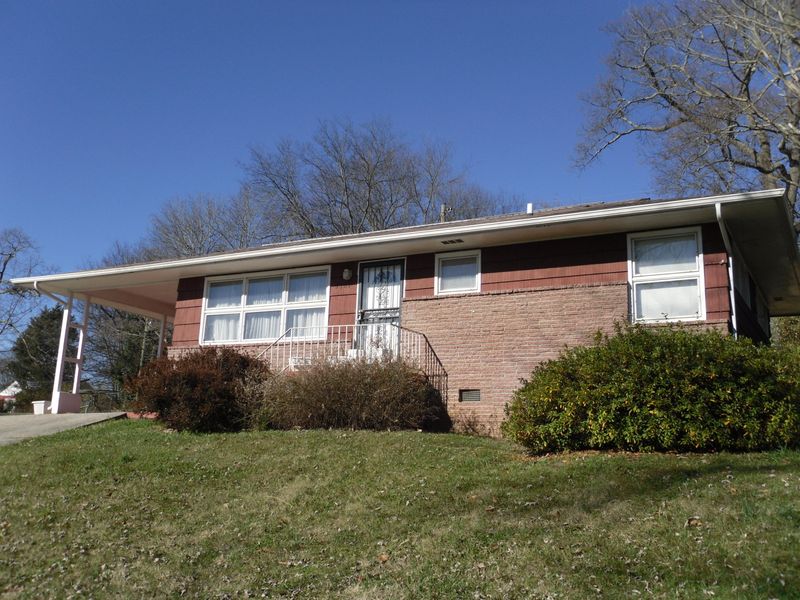 3121 Wimpole Ave, Knoxville, TN 37914
