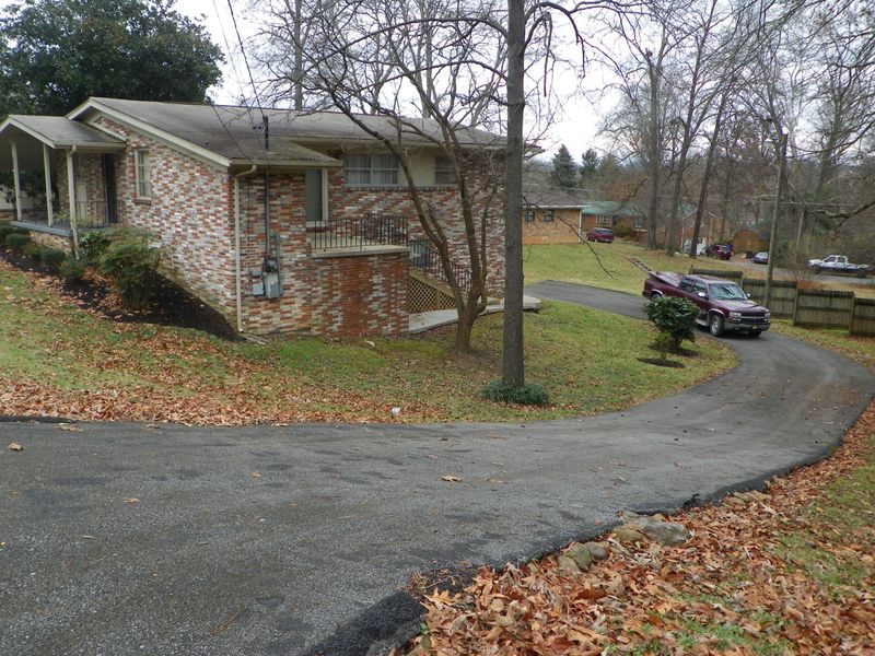 3128 Chantilly Dr, Knoxville, TN 37917