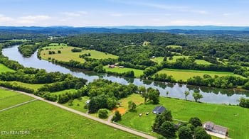 3128 Howell Rd, Mascot, TN 37806