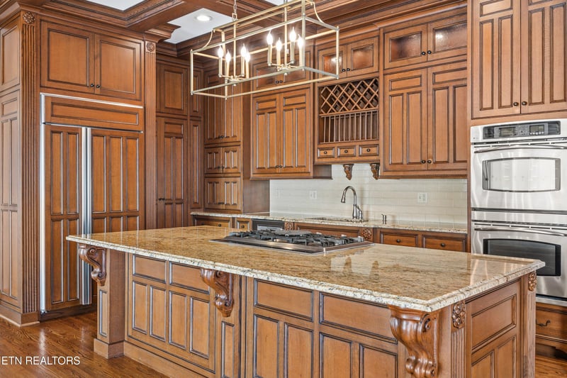 3128 Kingston Pike, Knoxville, TN 37919