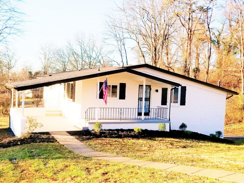 3128 NE Chantilly Dr, Knoxville, TN 37917