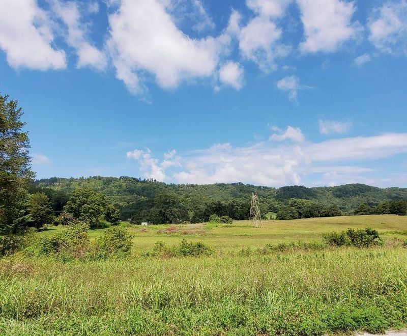3129 A Dutch Valley Rd, Clinton, TN 37716