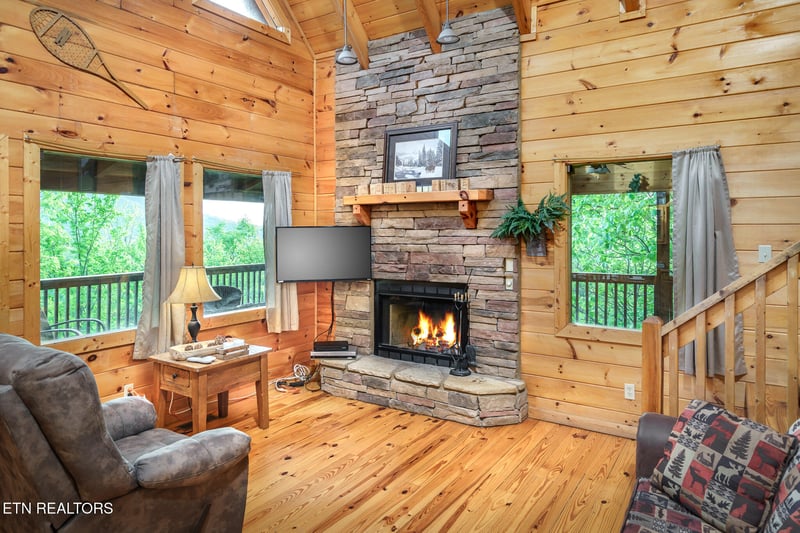 3129 Smokies Edge Rd, Sevierville, TN 37862