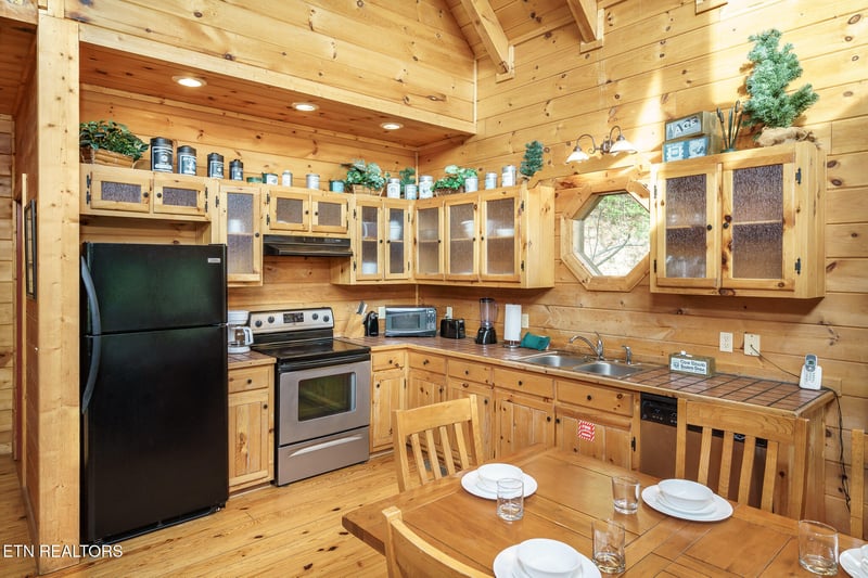 3129 Smokies Edge Rd, Sevierville, TN 37862