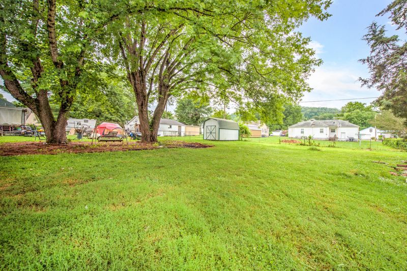 313 Alabama Ave, Clinton, TN 37716
