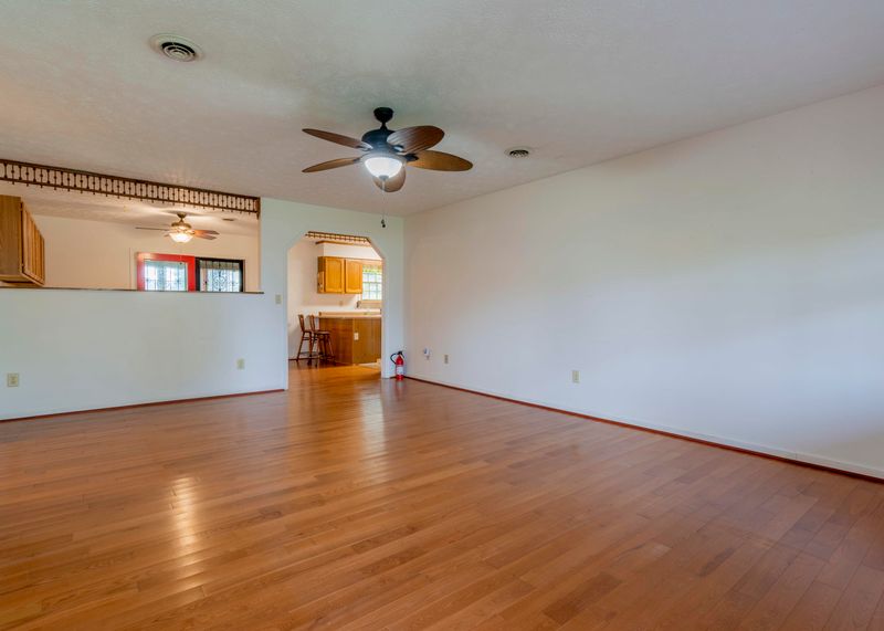 313 Ayers Rd, Kodak, TN 37764