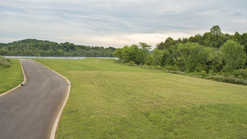 313 Cape Cod, Loudon, TN 37774