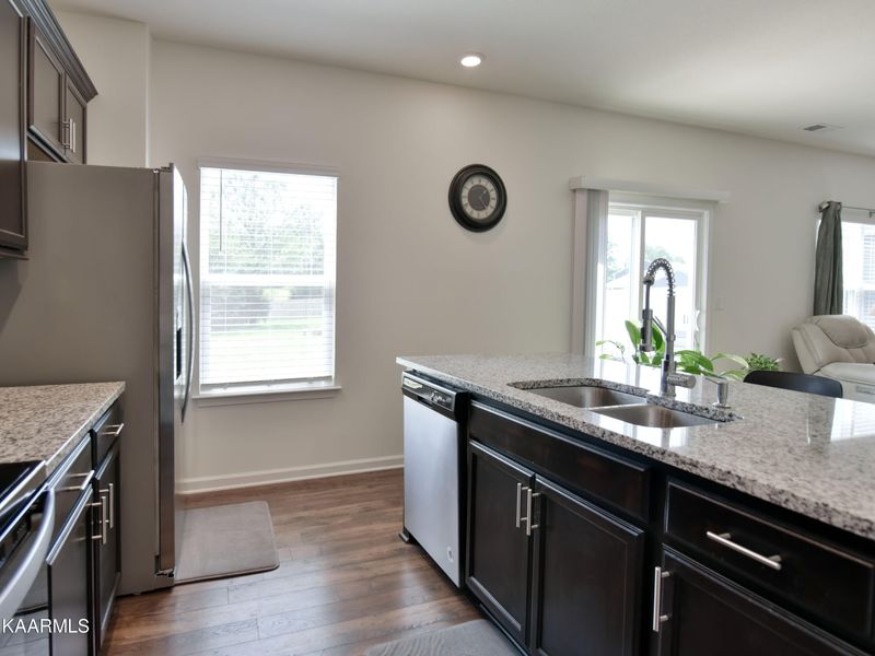 313 Cedar Park Dr, Loudon, TN 37774