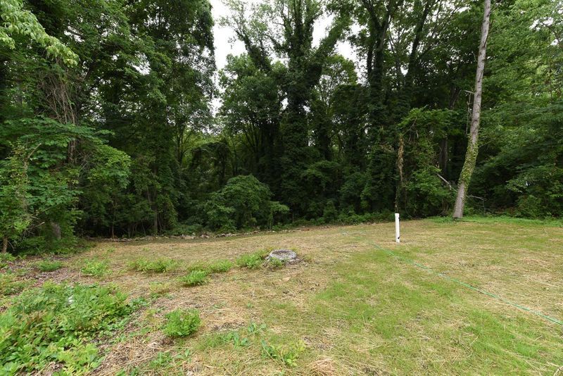 313 E Forest Ln, Oak Ridge, TN 37830