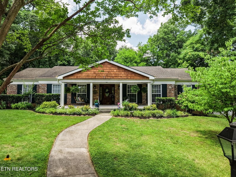 313 Forest Oak Dr, Knoxville, TN 37919