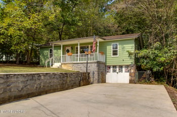 313 King Dr, Harriman, TN 37748