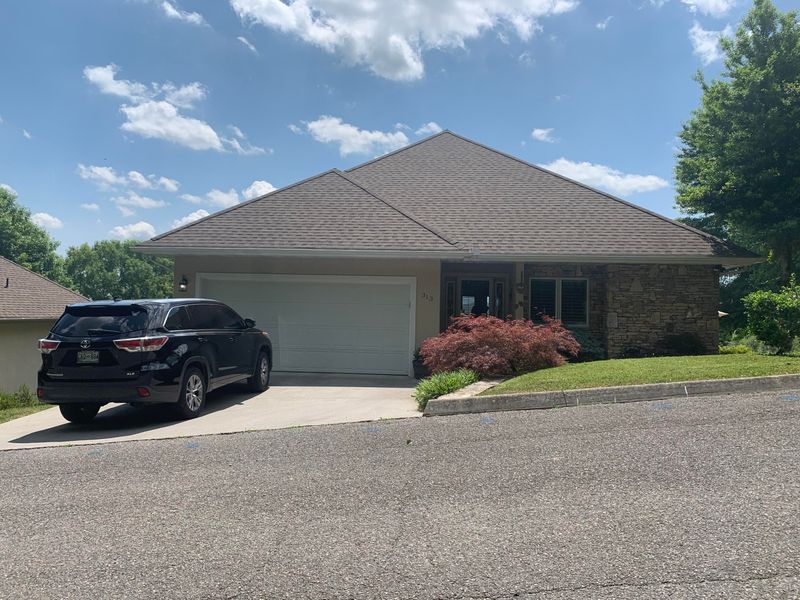 313 Maggie Mack Ln, Sevierville, TN 37862