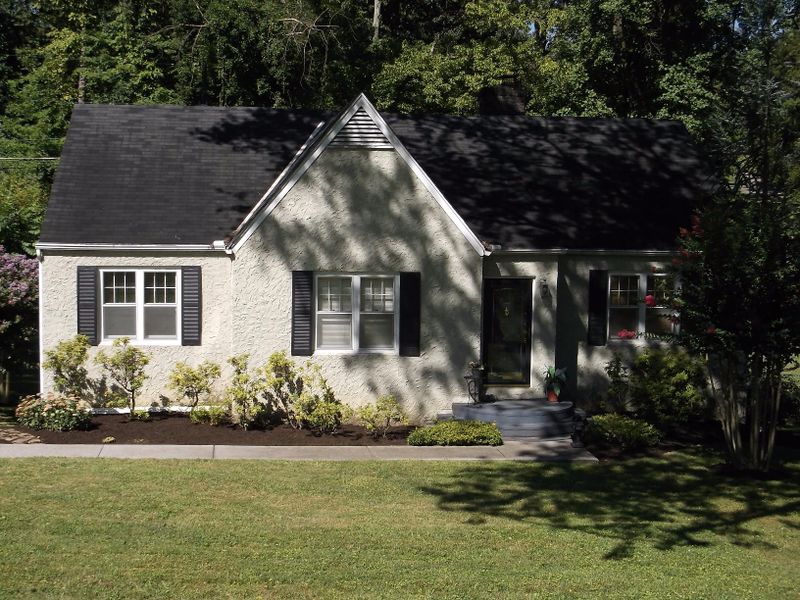 313 N Chilhowee Dr, Knoxville, TN 37914