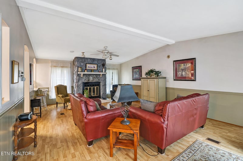 313 Rugby Rd, Crossville, TN 38558