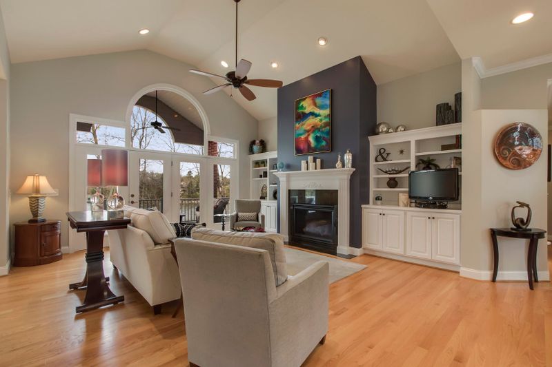 313 Saloli Ln, Loudon, TN 37774