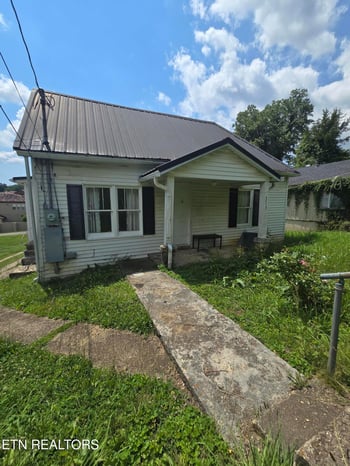 313 W Walden St, Lafollette, TN 37766