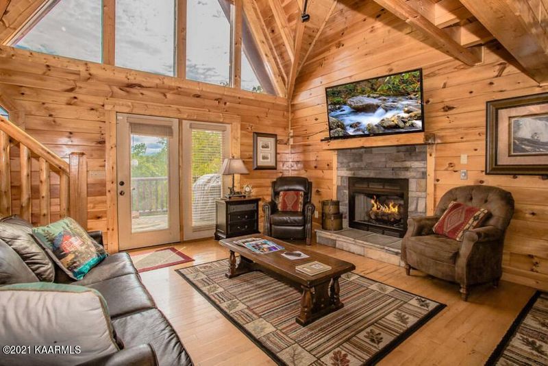 3132 Mountain Grace Ln, Sevierville, TN 37876