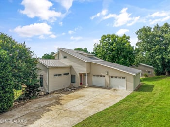 3133 High View Dr, Louisville, TN 37777