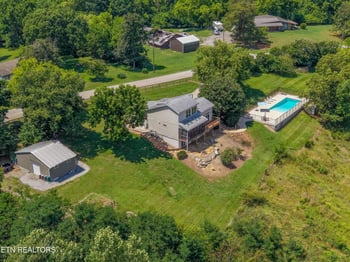 3133 High View Dr, Louisville, TN 37777