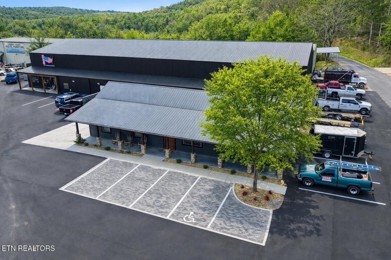 3136 Easy St, Sevierville, TN 37862