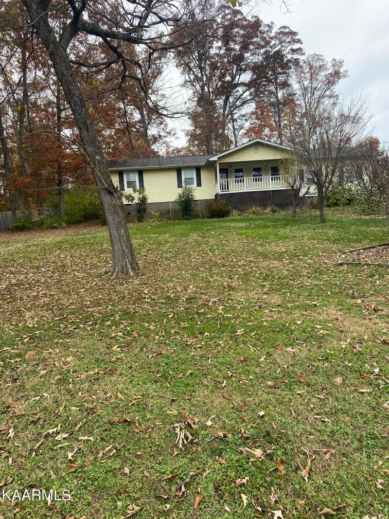 3138 Autumn Oak Cir, Kodak, TN 37764