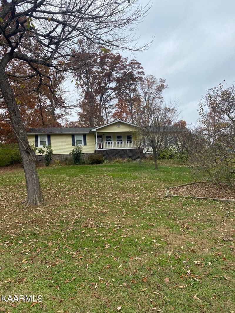 3138 Autumn Oak Cir, Kodak, TN 37764