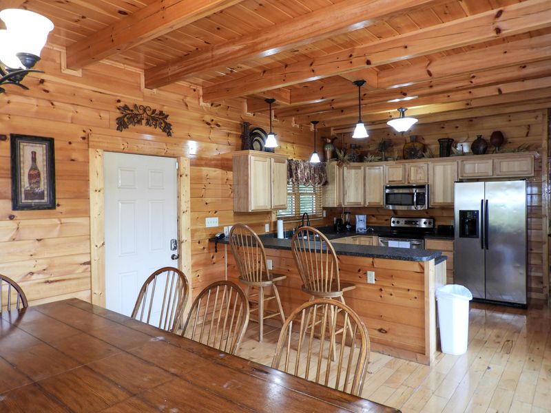 3138 Mountain Grace Ln, Sevierville, TN 37876