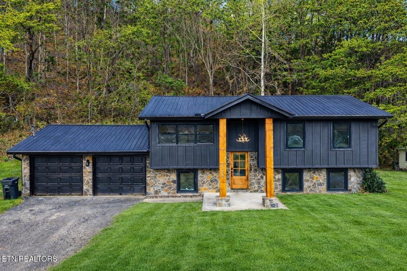 3139 Easy St, Pigeon Forge, TN 37862