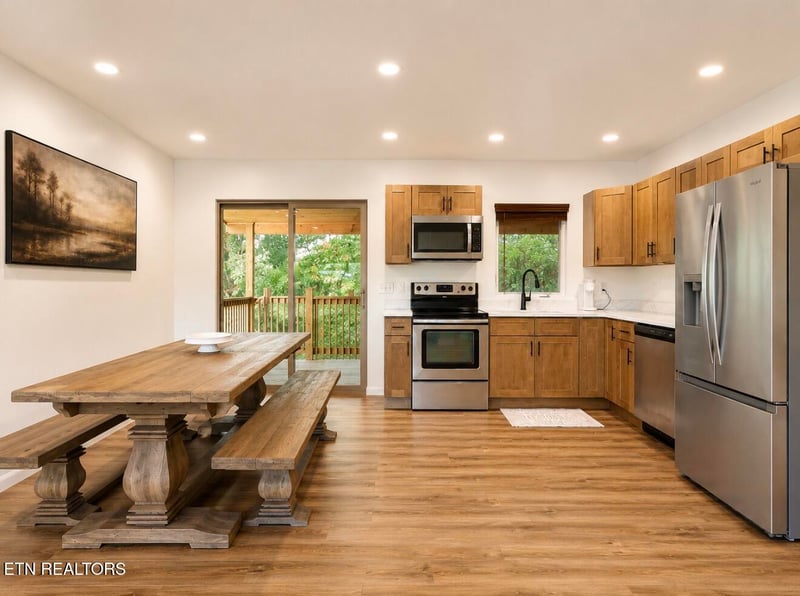 3139 Easy St, Pigeon Forge, TN 37862
