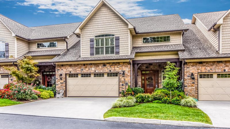 314 Confederate Dr, Knoxville, TN 37922