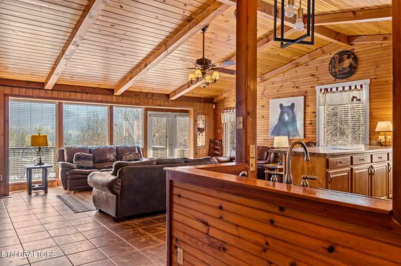 314 Rodeo Dr, Gatlinburg, TN 37738
