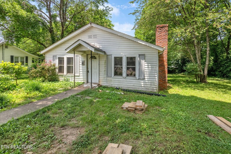 314 Russell Rd, Rockford, TN 37853