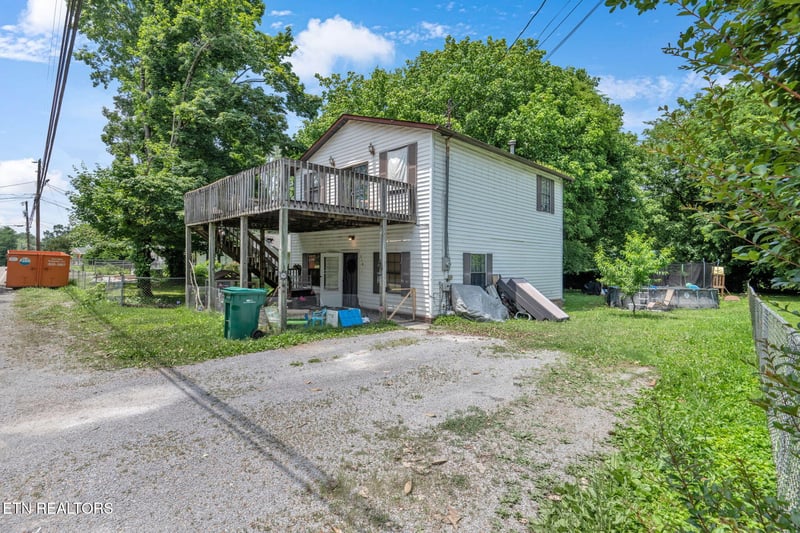 314 Russell Rd, Rockford, TN 37853