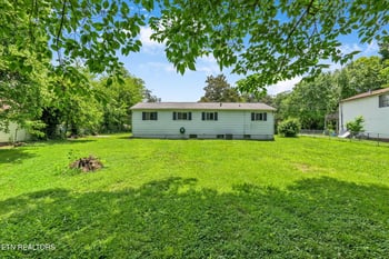 314 Russell Rd, Rockford, TN 37853