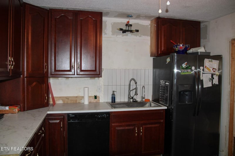 314 S Apache Rd, Clinton, TN 37716