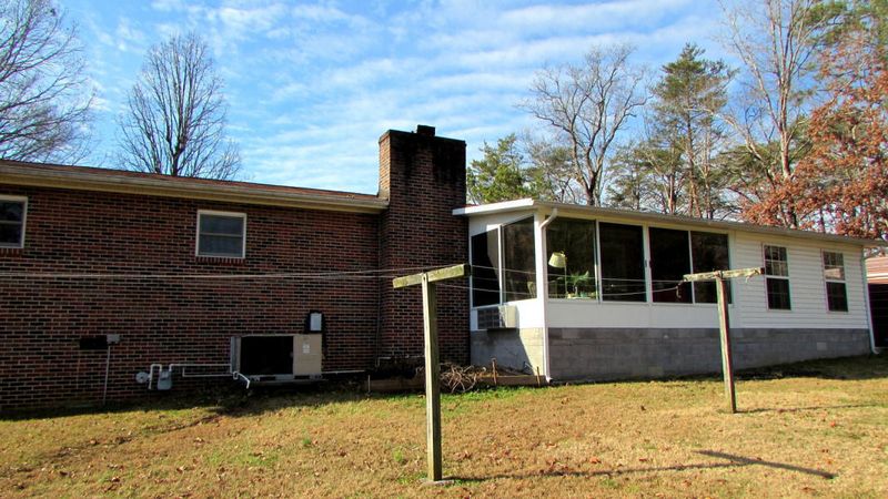314 Sequoyah Dr, Madisonville, TN 37354