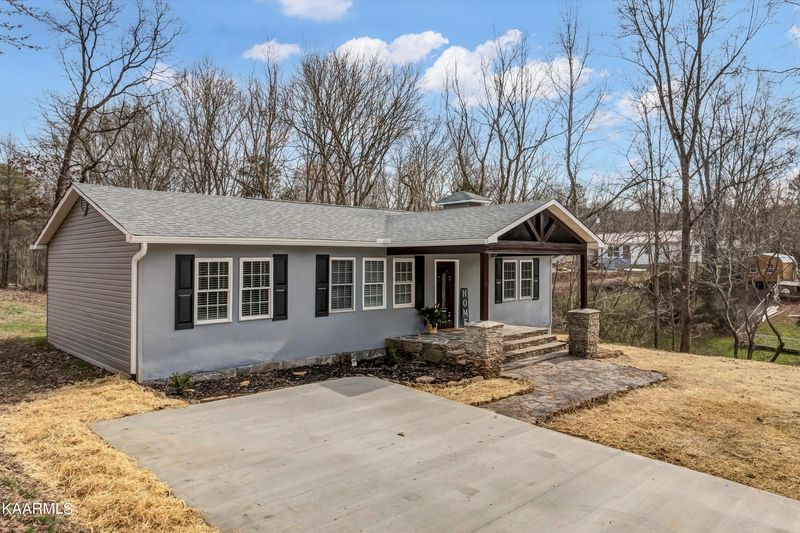 314 Sunset Dr, Sweetwater, TN 37874
