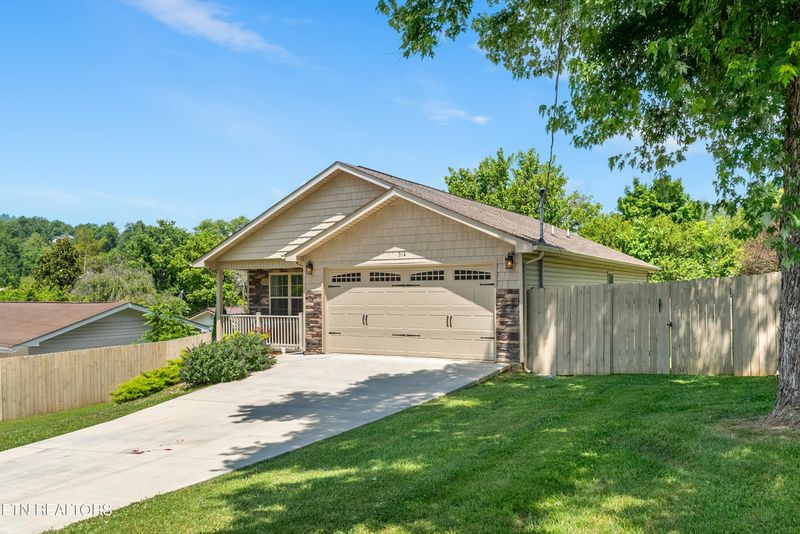 314 Two View Rd, Pigeon Forge, TN 37863