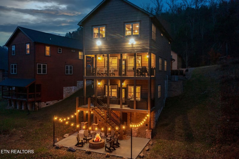 3140 Cherokee Valley Dr, Sevierville, TN 37862
