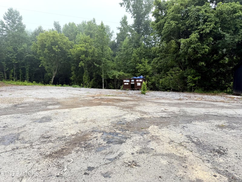 3140 W Buttermilk Rd, Lenoir City, TN 37771