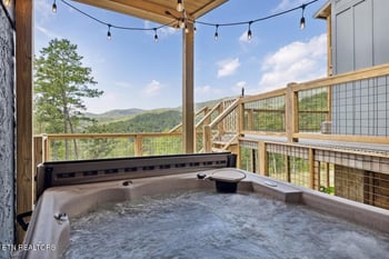 3142 Smoky Bluff Tr, Sevierville, TN 37862