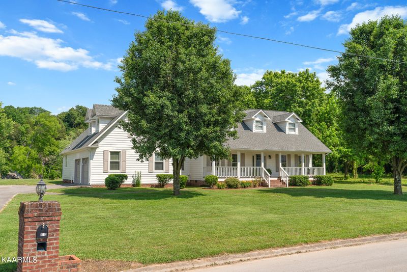 3145 Lazy River Ln, Sevierville, TN 37876