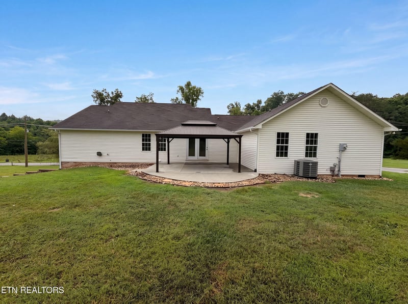 3146 Lora Dr, Maryville, TN 37803